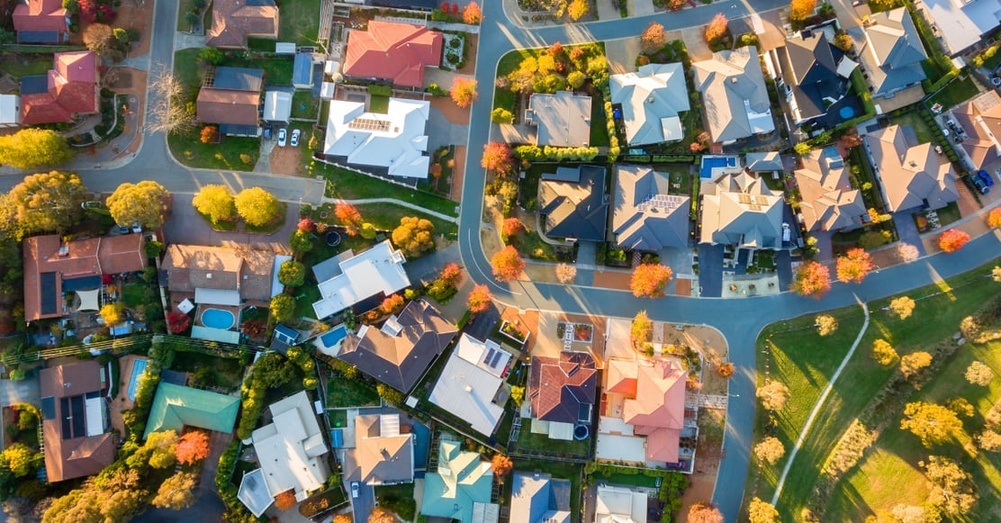 Blog Template_Urban vs. Rural Property Investment Pros and Cons